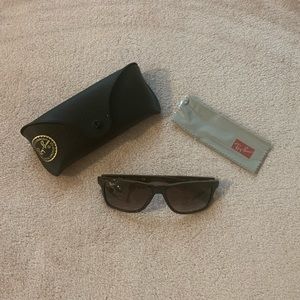 Ray-Ban women’s sunglasses